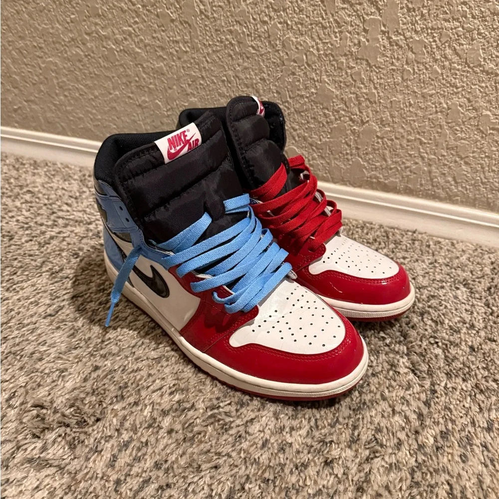 Nike Air Jordan 1 Retro High Fearless UNC Chicago - Picture 3 of 8